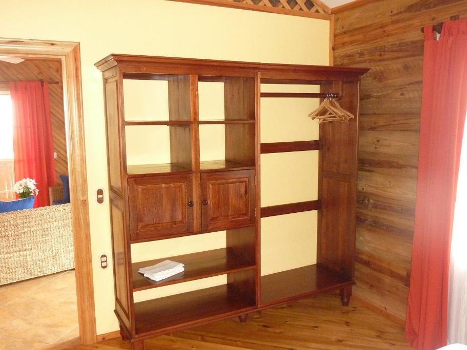 Wikkid Resort Dixon Cove Екстериор снимка