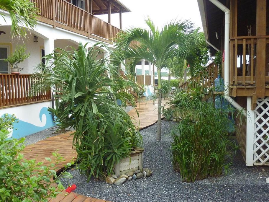 Wikkid Resort Dixon Cove Екстериор снимка