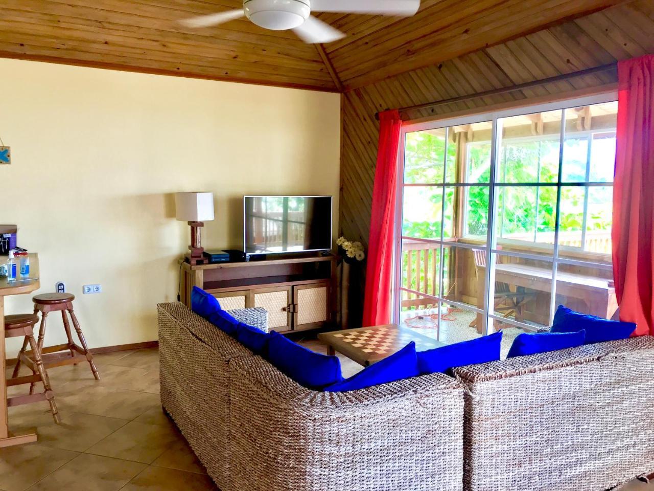 Wikkid Resort Dixon Cove Екстериор снимка