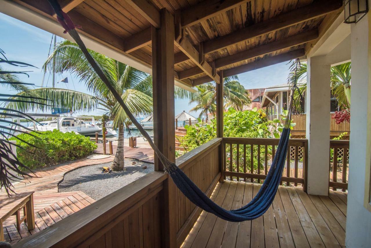 Wikkid Resort Dixon Cove Екстериор снимка